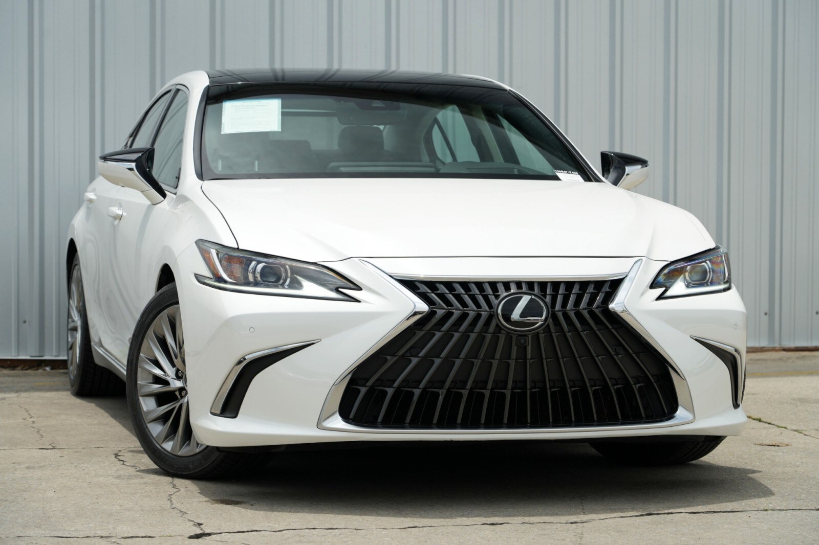 2022 Lexus ES 350 Luxury photo 4