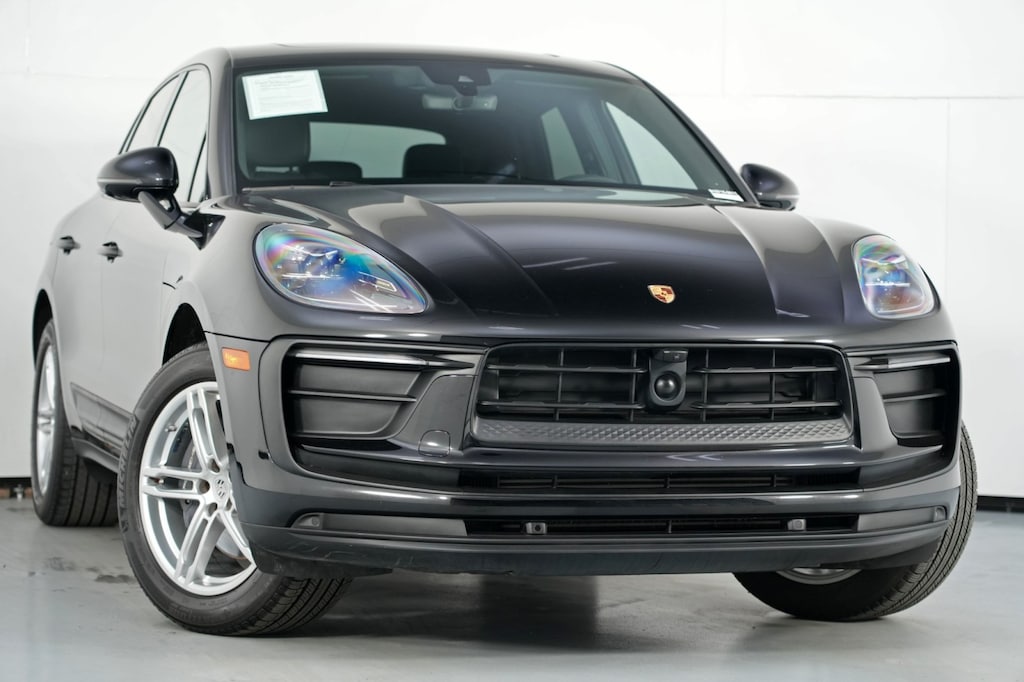 Used 2024 Porsche Macan w/ Premium Plus Package SUV