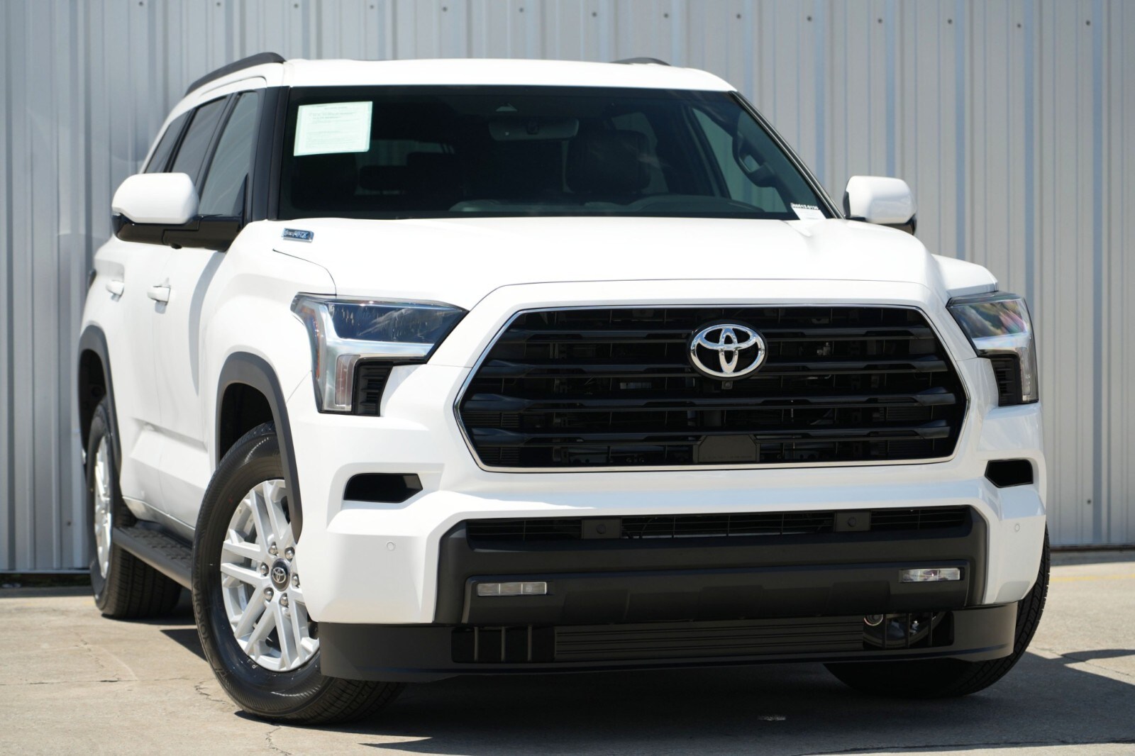 2025 Toyota Sequoia SR5 photo 3