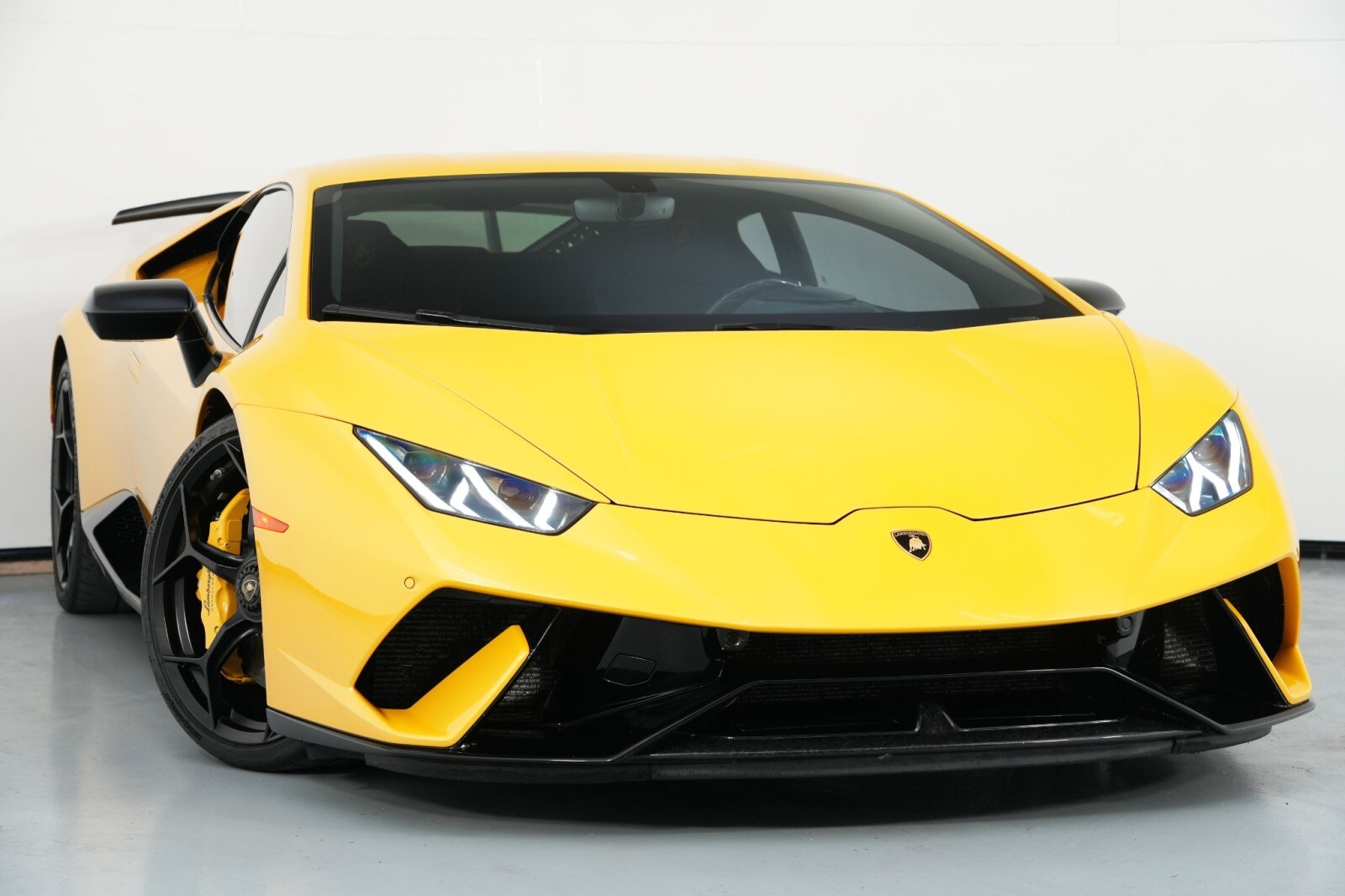 2018 Lamborghini Huracan Performante photo 4