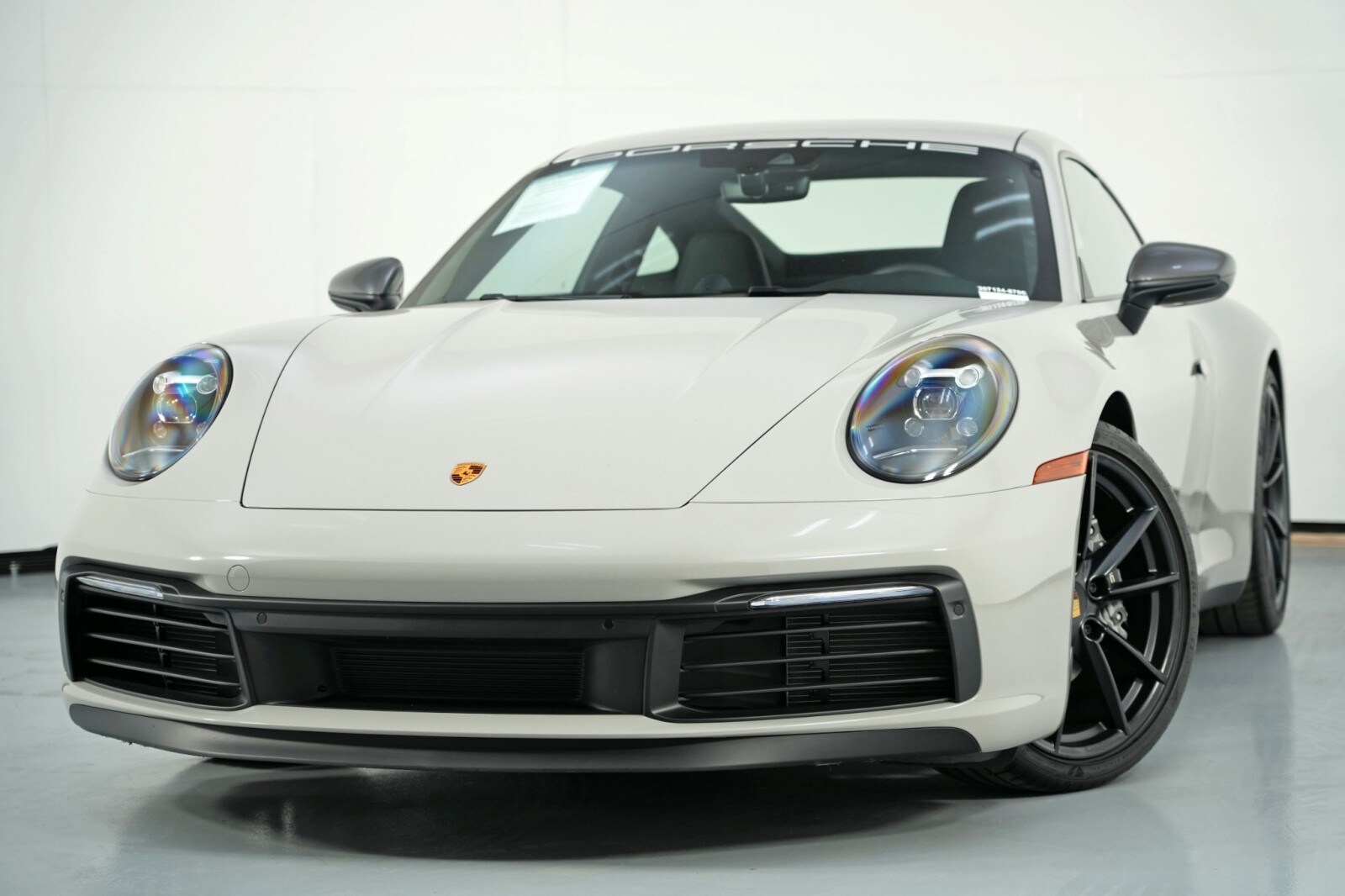 2024 Porsche 911 T 4 photo 2