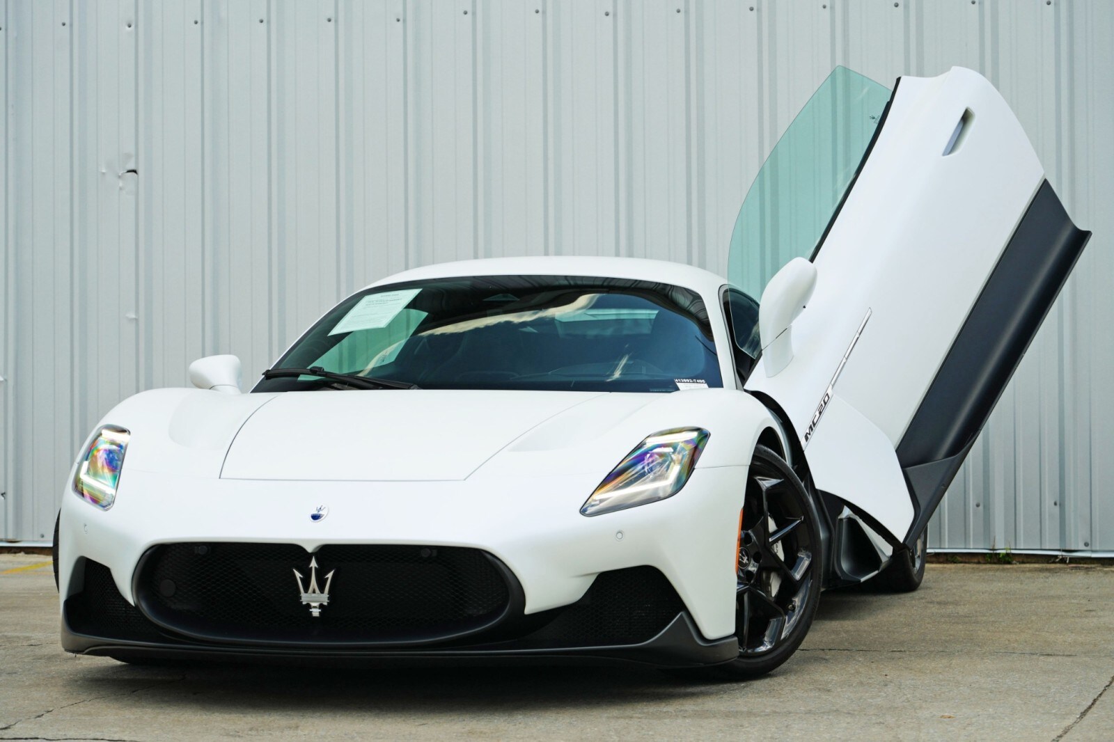 2023 Maserati MC20 Coupe photo 2