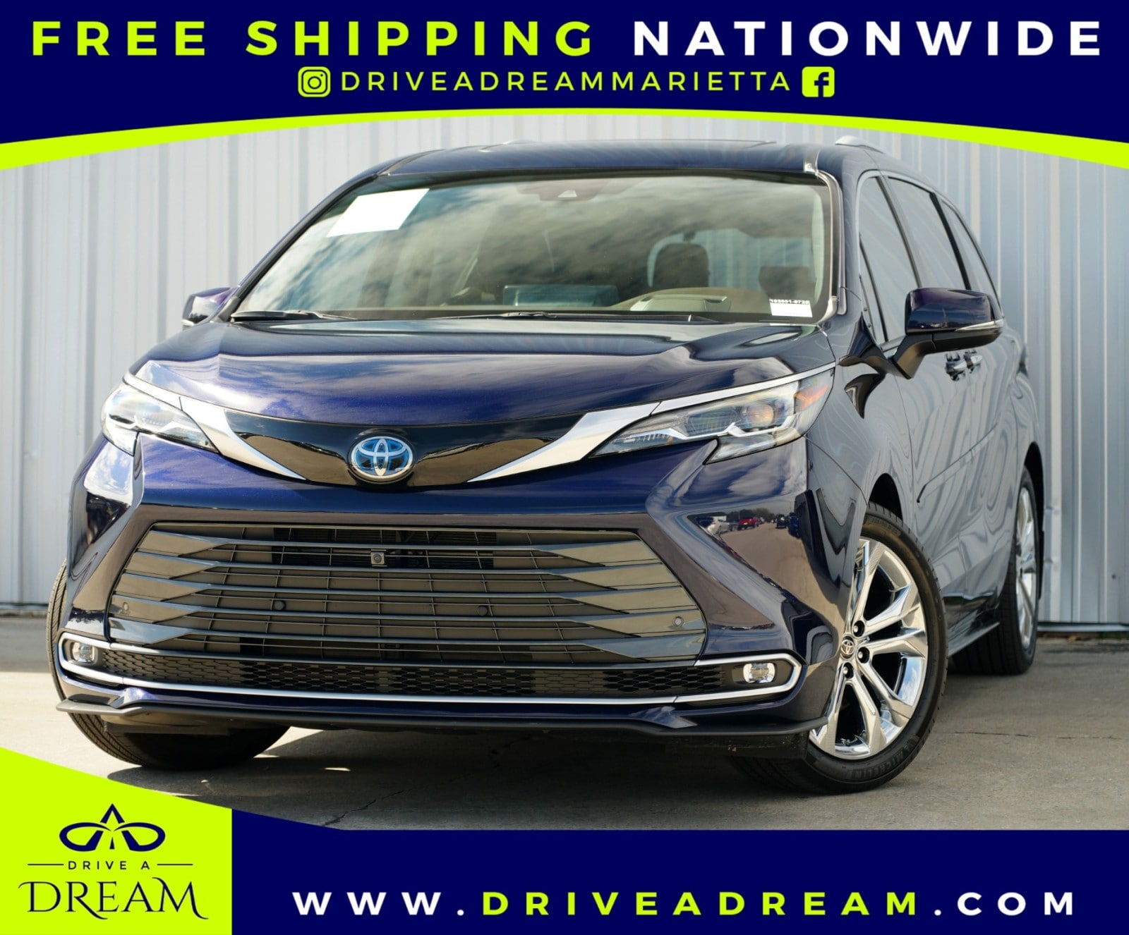 2024 Toyota Sienna Platinum's photo