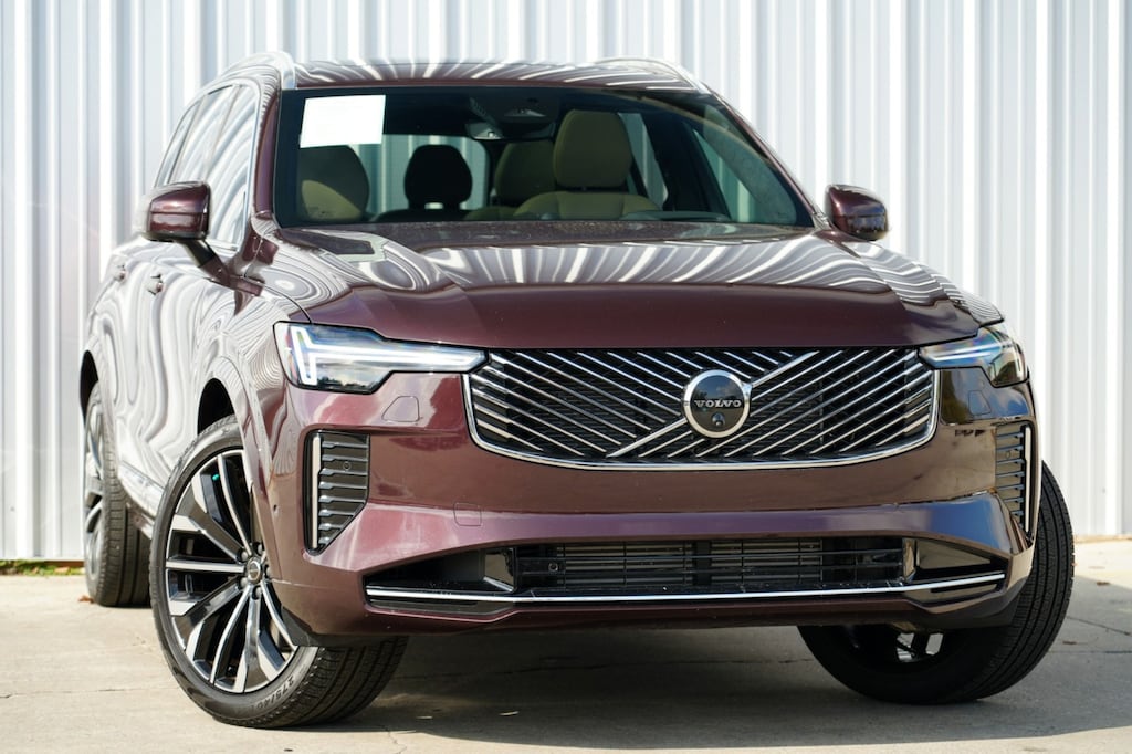Used 2025 Volvo XC90 Plug-In Hybrid Ultra w/ Lounge Package SUV