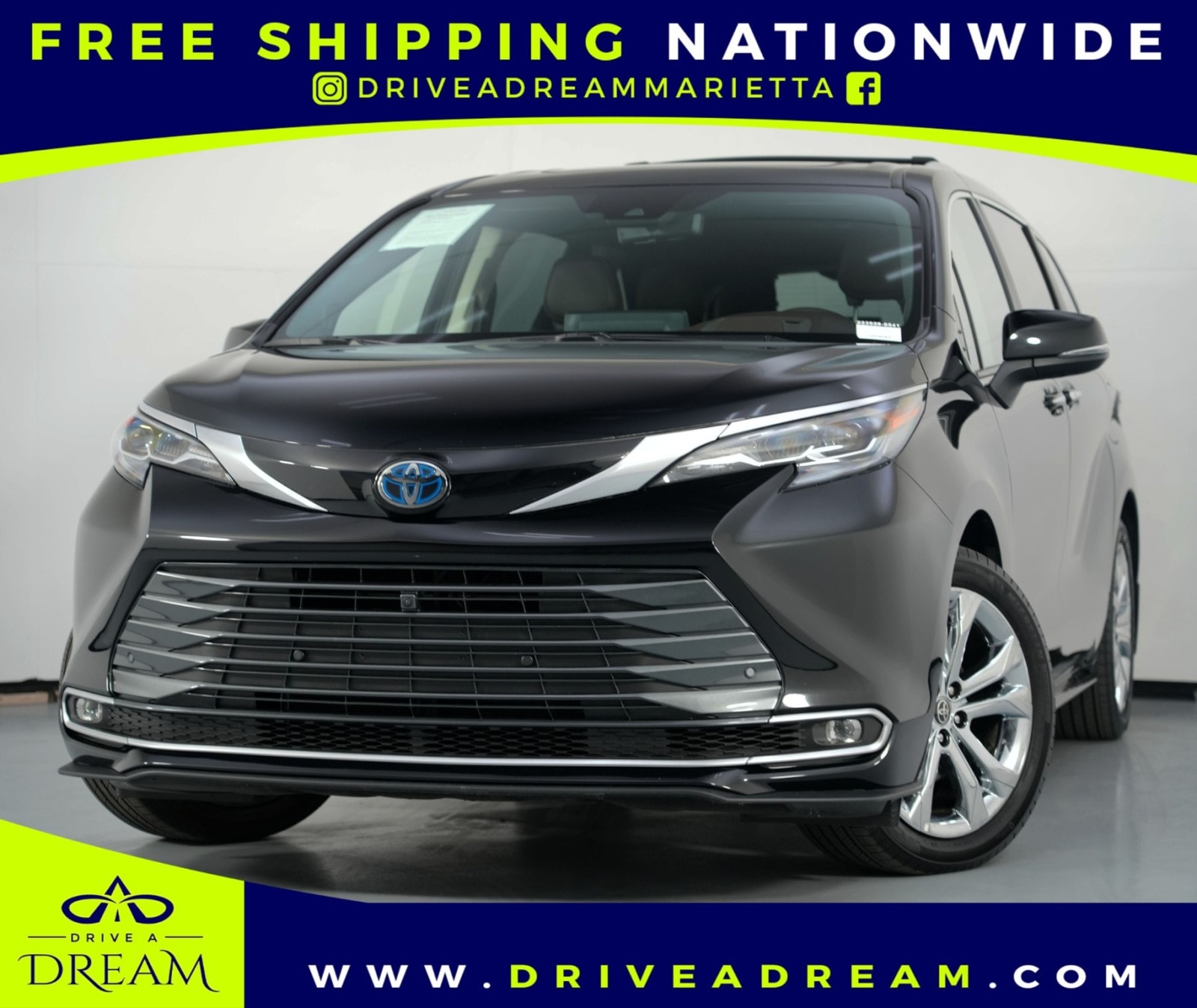 2024 Toyota Sienna Platinum's photo