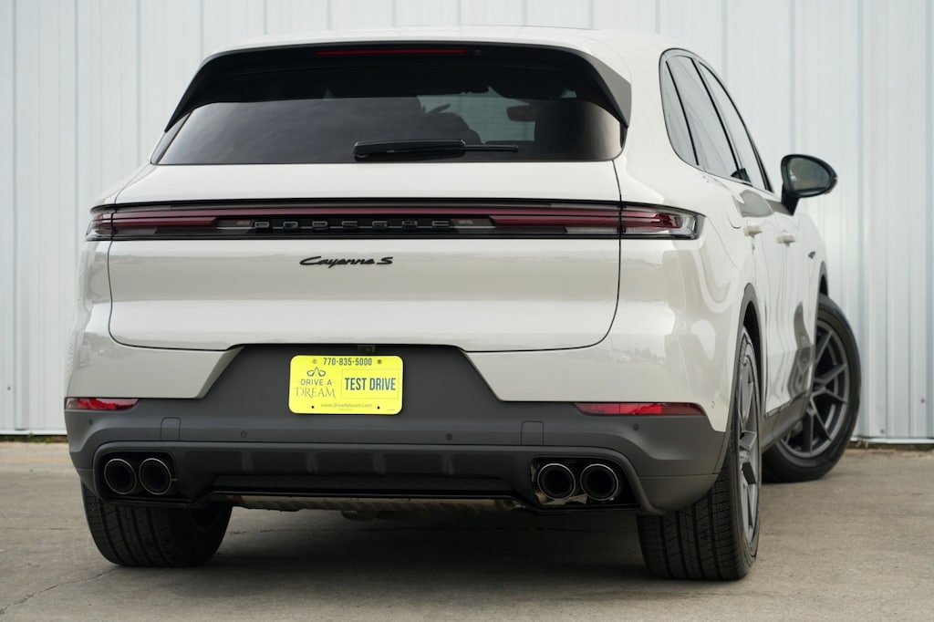 Used 2025 Porsche Cayenne S E-Hybrid w/ Premium Plus Package SUV