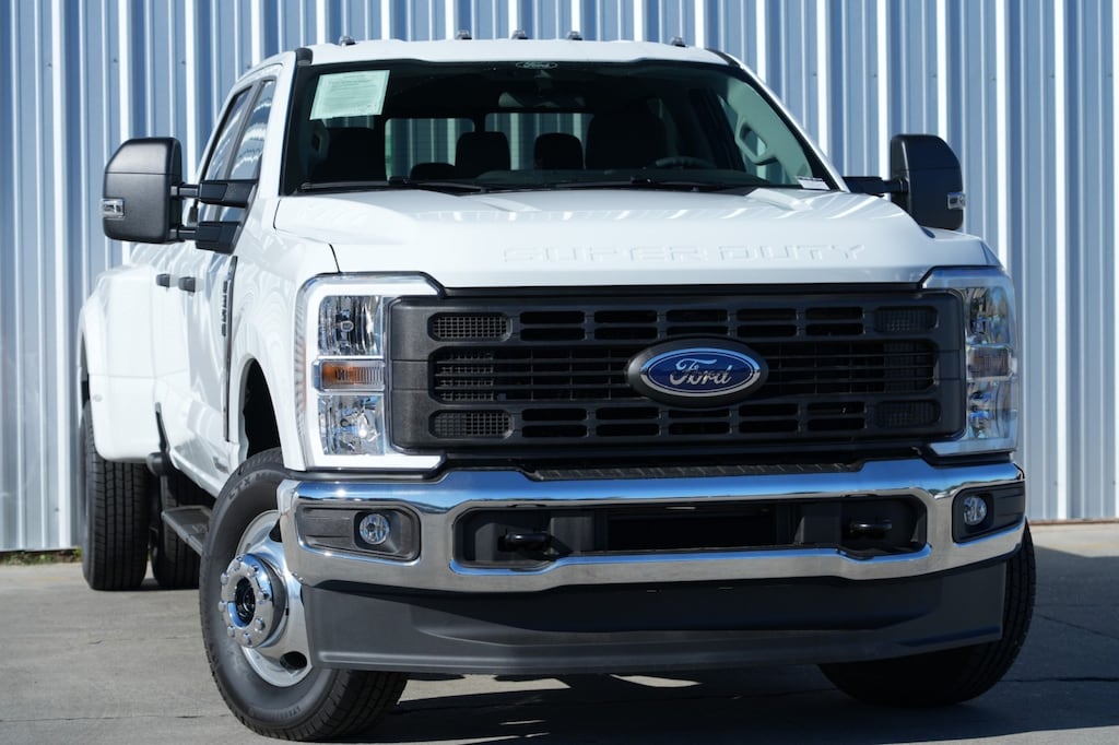 Used 2025 Ford Super Duty F-350 DRW XL Truck Crew Cab