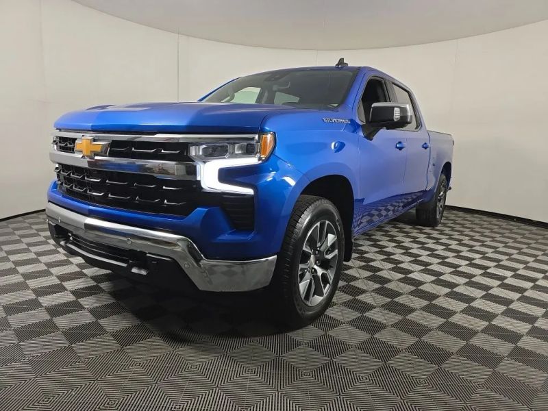 2024 Chevrolet Silverado 1500 LT's photo