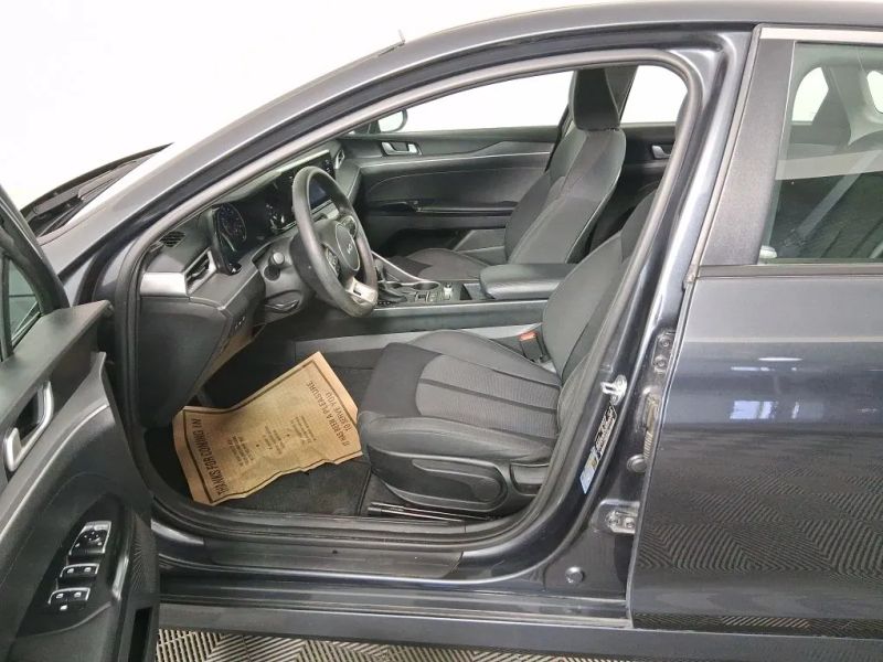 2023 Kia K5 LXS - Photo 10