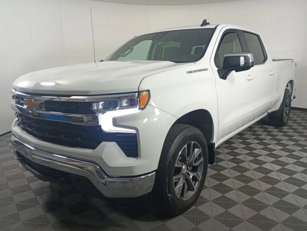 Used 2024 Chevrolet Silverado 1500 Crew Cab LT Pickup 4D 6 1/2 ft Pickup