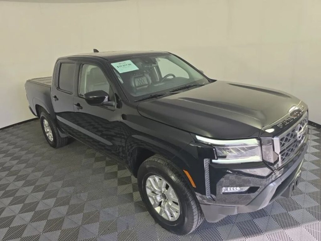 Used 2023 Nissan Frontier Crew Cab SV (2023.25) Pickup 4D 5 ft Pickup