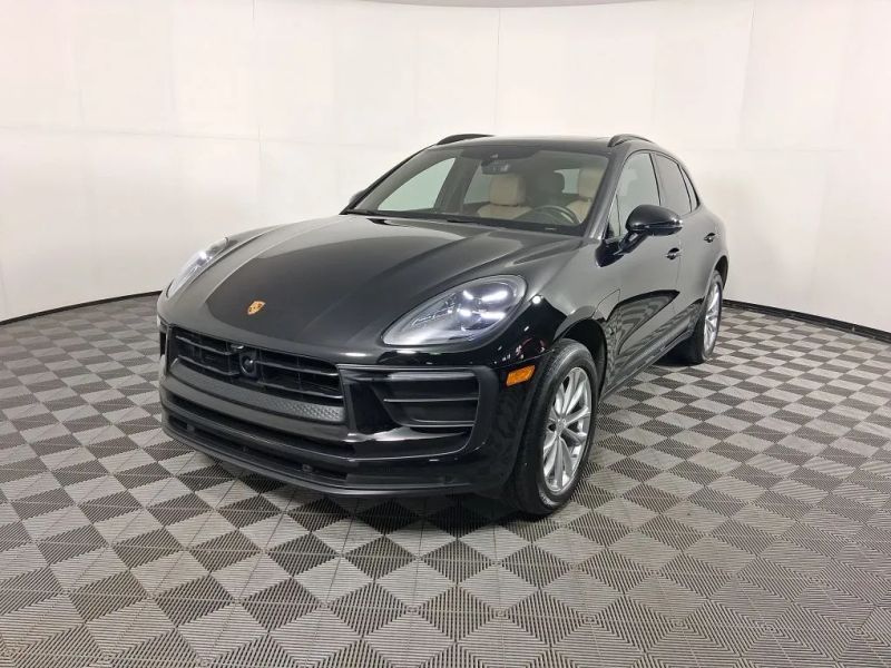 2024 Porsche Macan T