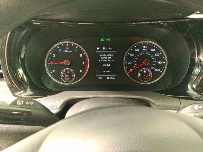 2023 Kia K5 LXS - Photo 13