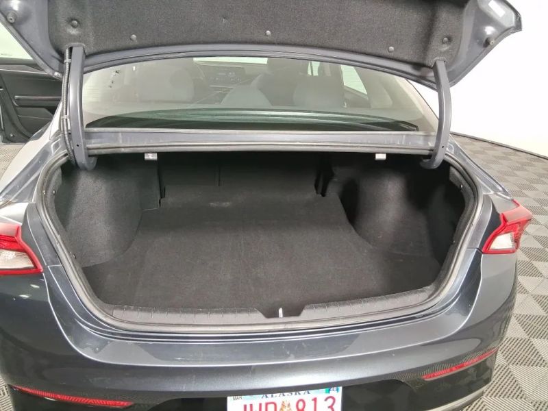 2023 Kia K5 LXS - Photo 18