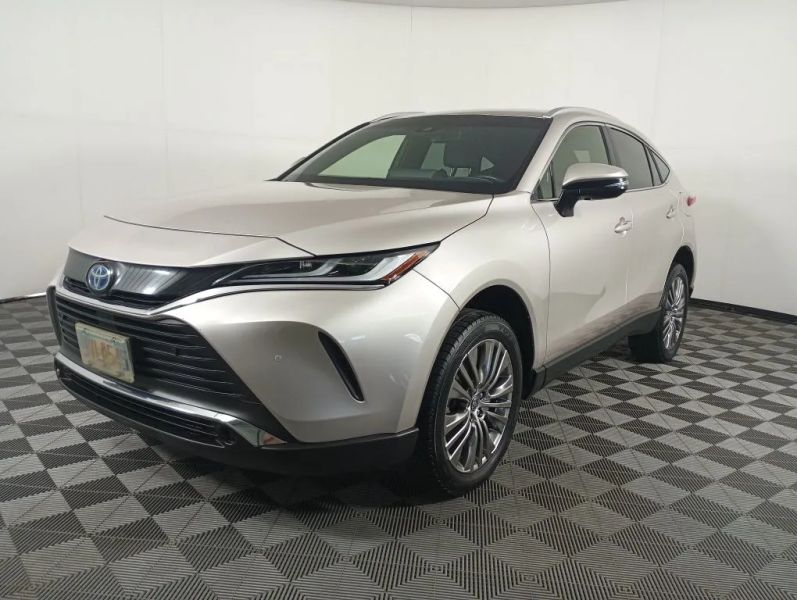 2022 Toyota Venza XLE's photo