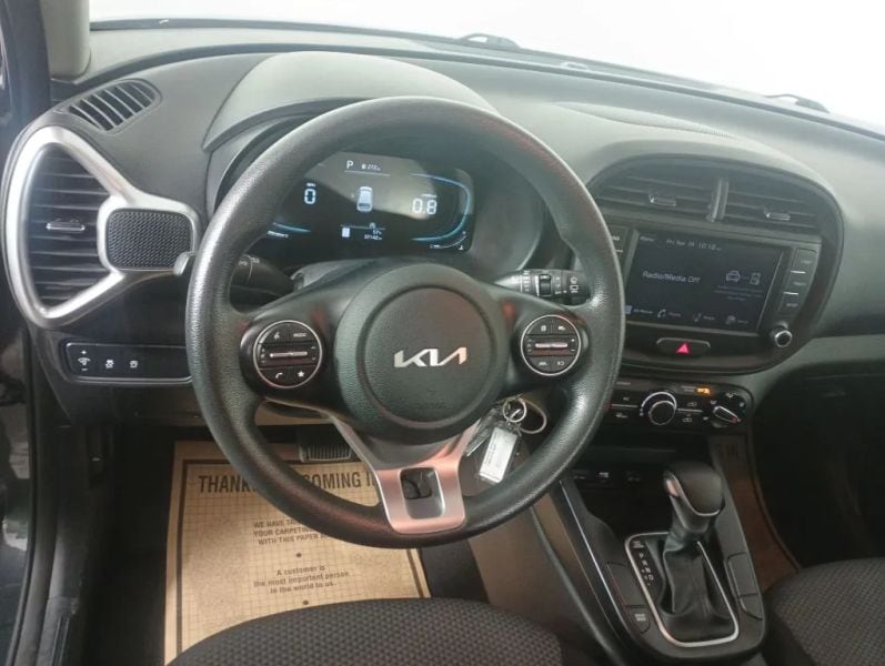 2023 Kia Soul LX - Photo 12