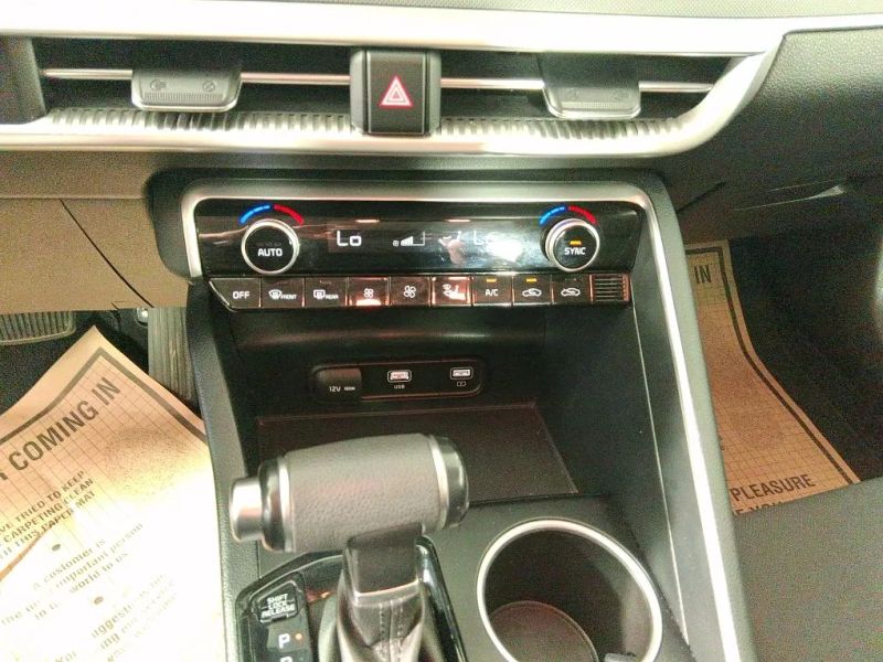 2023 Kia K5 LXS - Photo 15