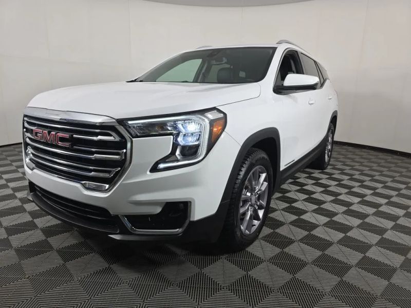 2023 GMC Terrain SLT's photo