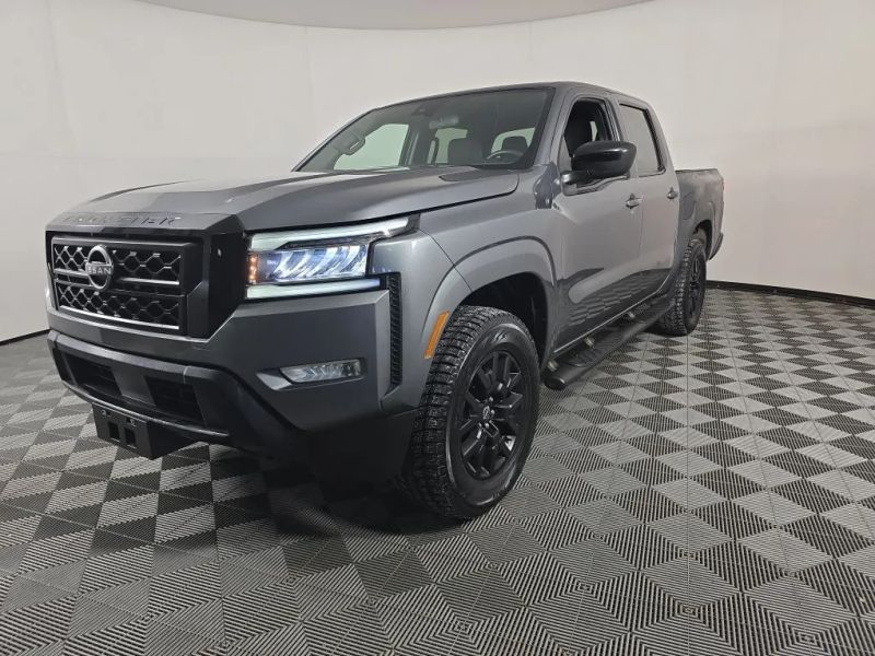 2023 Nissan Frontier SV's photo