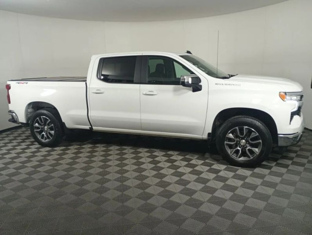 Used 2024 Chevrolet Silverado 1500 Crew Cab LT Pickup 4D 6 1/2 ft Pickup