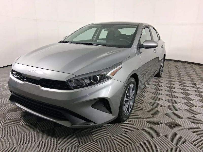 2024 Kia Forte LXS AT's photo