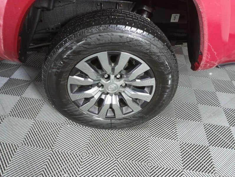 2023 Toyota Tacoma Limited - Photo 9