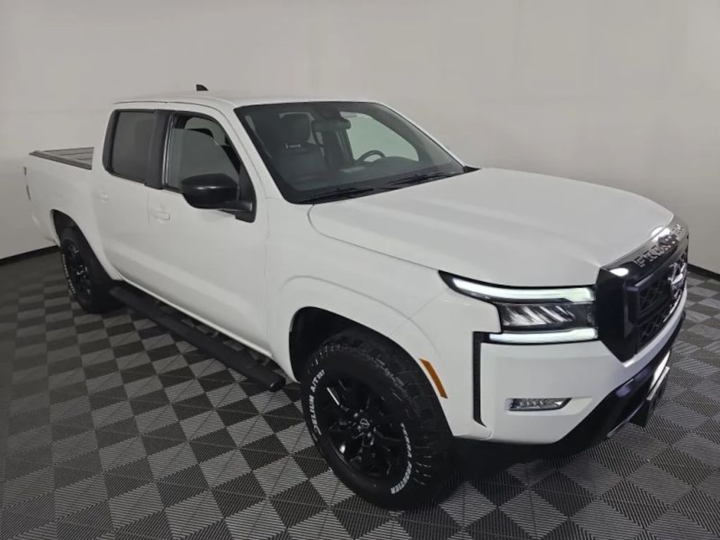 Used 2023 Nissan Frontier Crew Cab SV (2023.25) Pickup 4D 5 ft Pickup