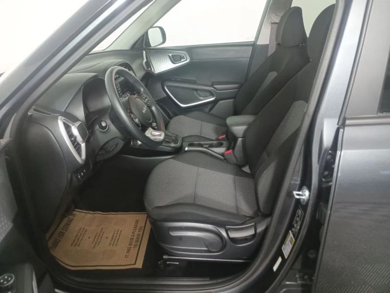 2023 Kia Soul LX - Photo 10
