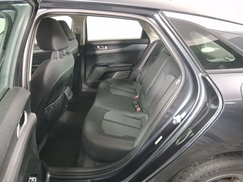 2023 Kia K5 LXS - Photo 17