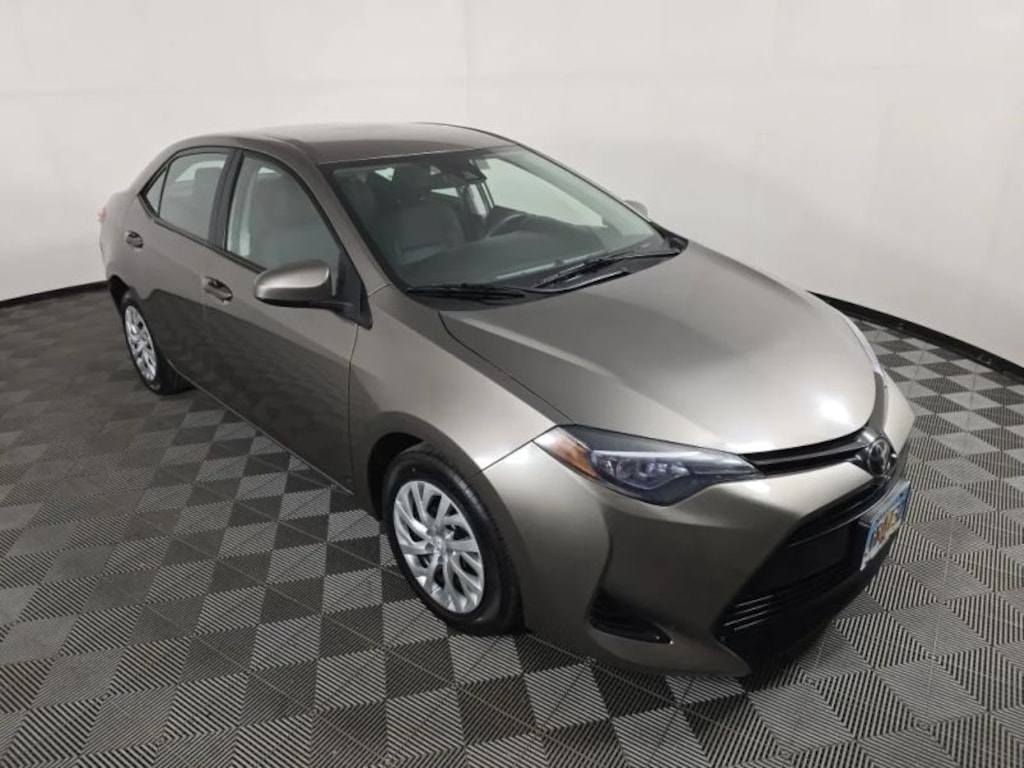Used 2017 Toyota Corolla LE Sedan 4D Sedan