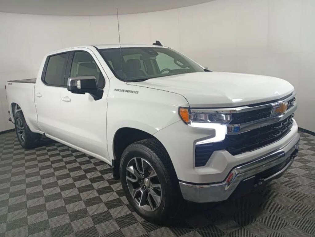 Used 2024 Chevrolet Silverado 1500 Crew Cab LT Pickup 4D 6 1/2 ft Pickup
