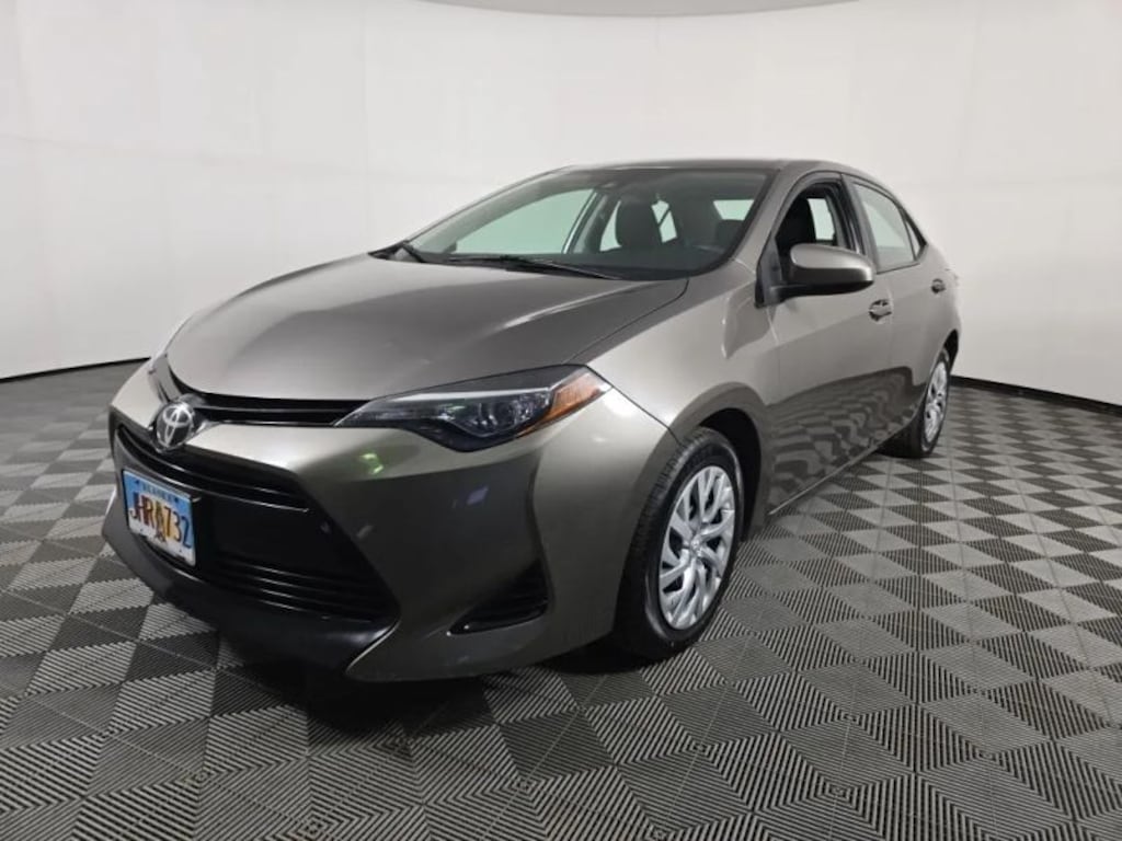 Used 2017 Toyota Corolla LE Sedan 4D Sedan