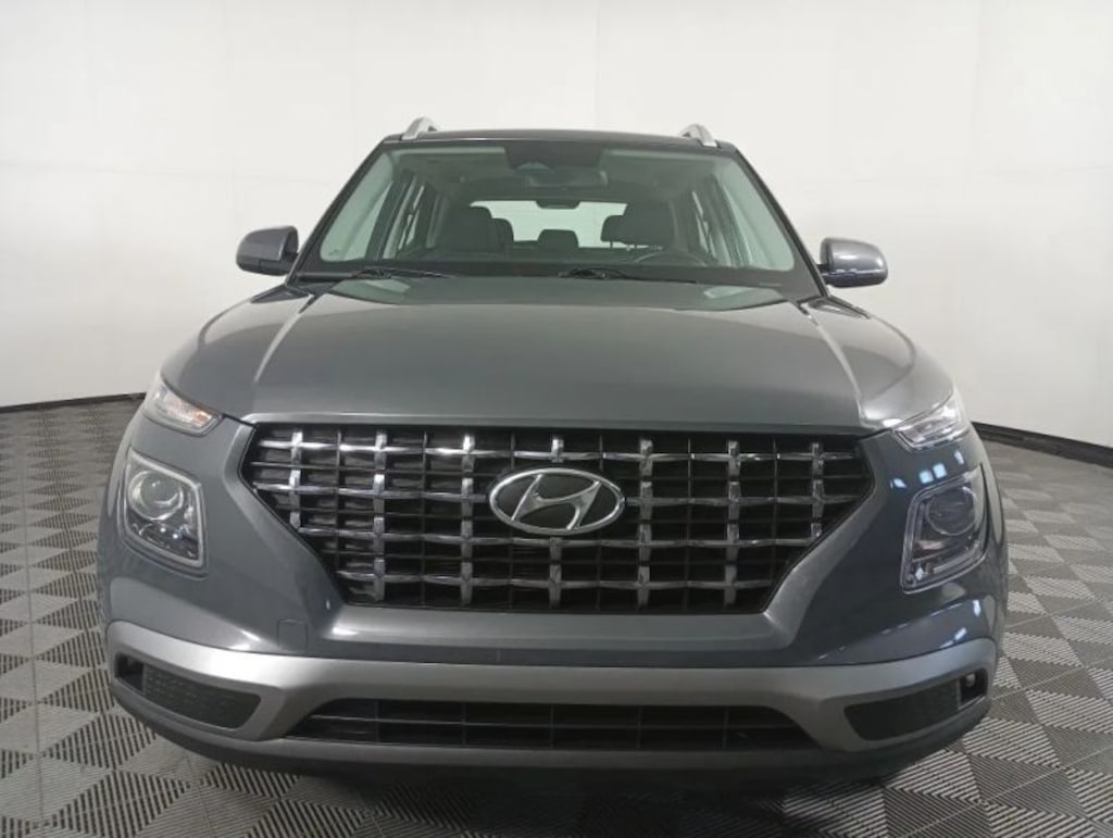 Used 2023 Hyundai Venue SEL Sport Utility 4D SUV