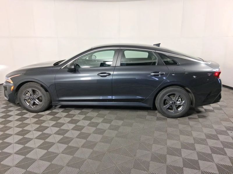 2023 Kia K5 LXS - Photo 8