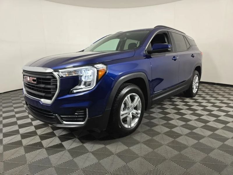 2023 GMC Terrain SLE's photo