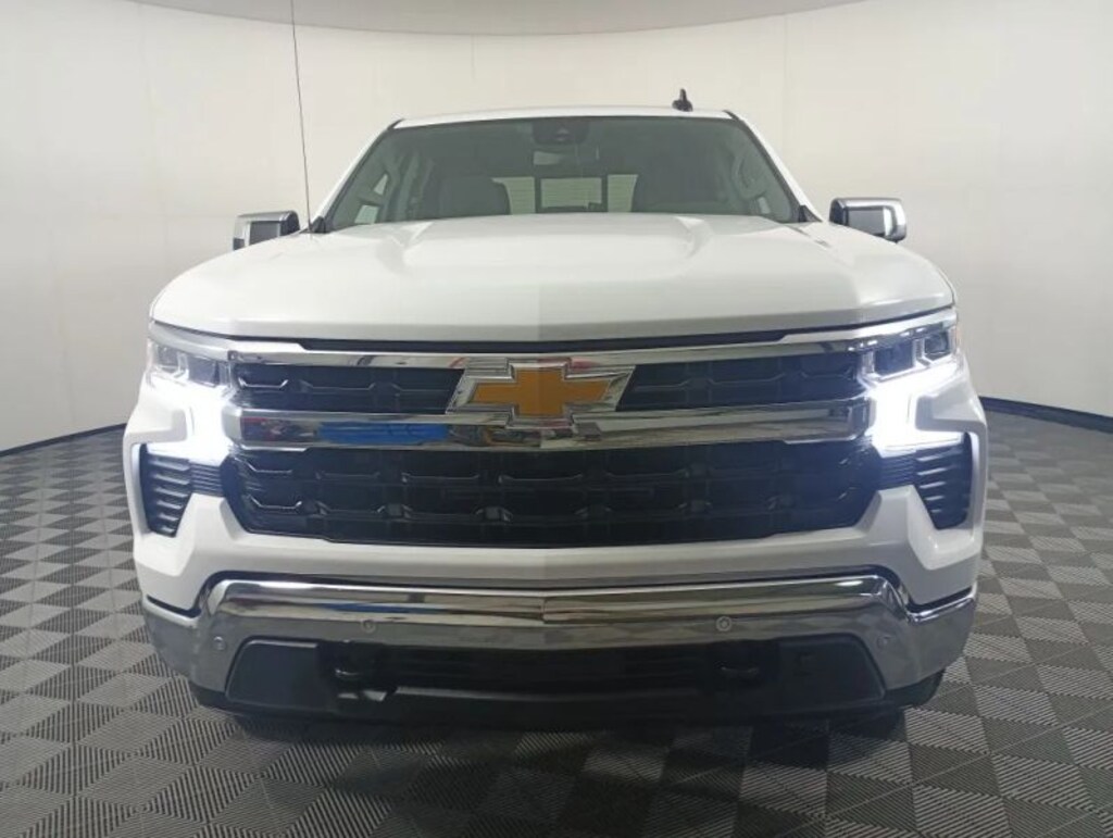 Used 2024 Chevrolet Silverado 1500 Crew Cab LT Pickup 4D 6 1/2 ft Pickup