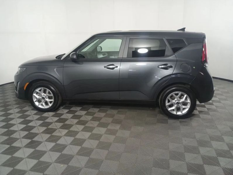 2023 Kia Soul LX - Photo 8