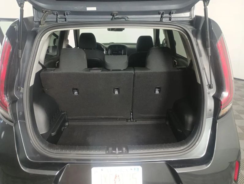 2023 Kia Soul LX - Photo 19