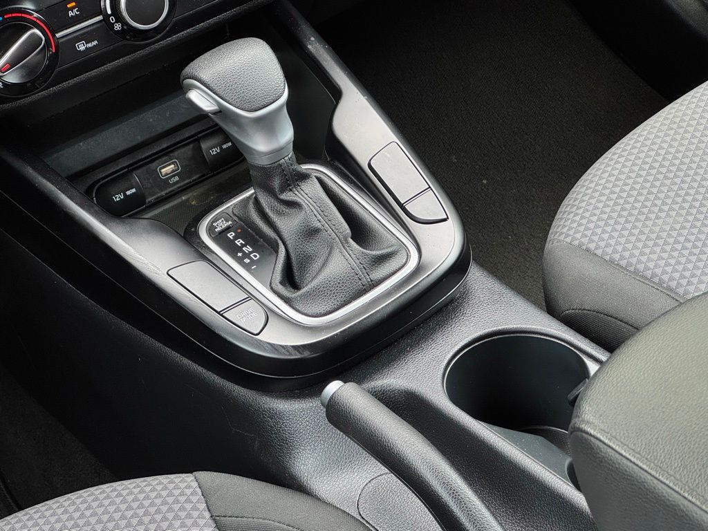 2024 Kia Soul LX - Photo 30