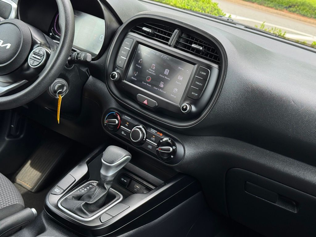 2024 Kia Soul LX - Photo 24