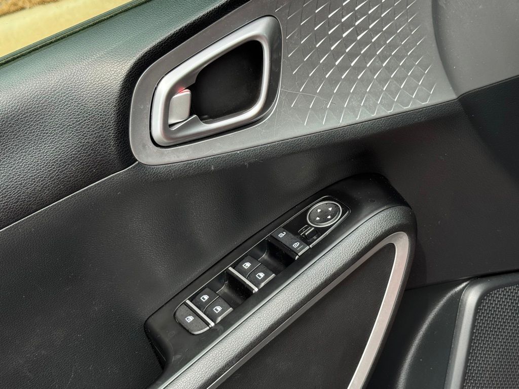 2024 Kia Soul LX - Photo 34