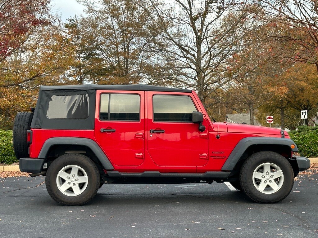 2013 Jeep Wrangler Unlimited Sport photo 2