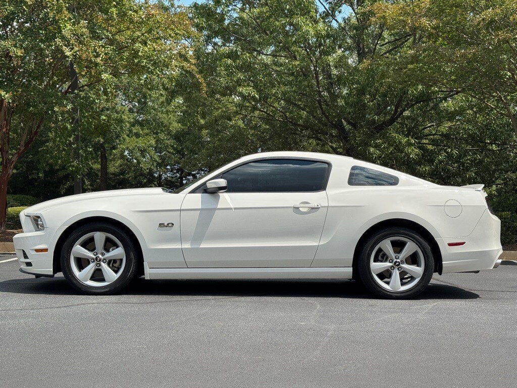 2013 Ford Mustang GT photo 2
