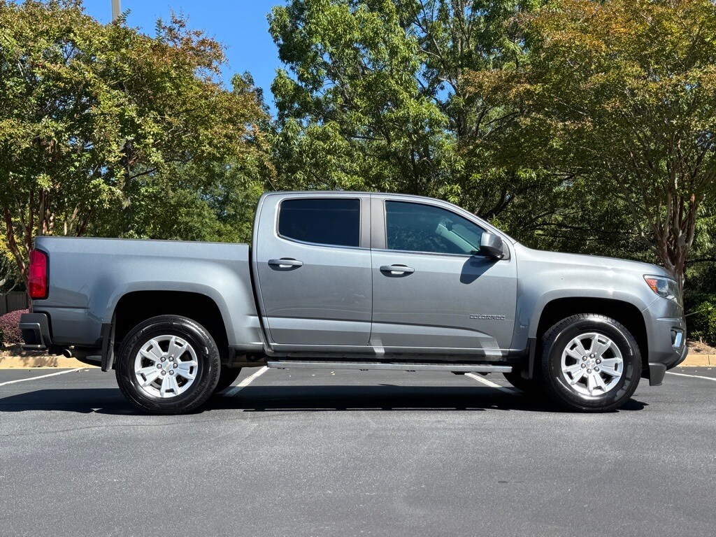 2020 Chevrolet Colorado LT photo 2