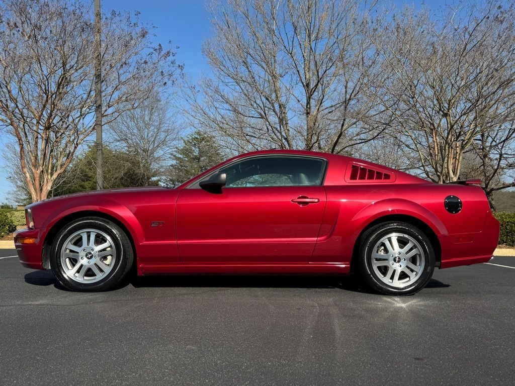 Used 2006 Ford Mustang GT Deluxe Coupe