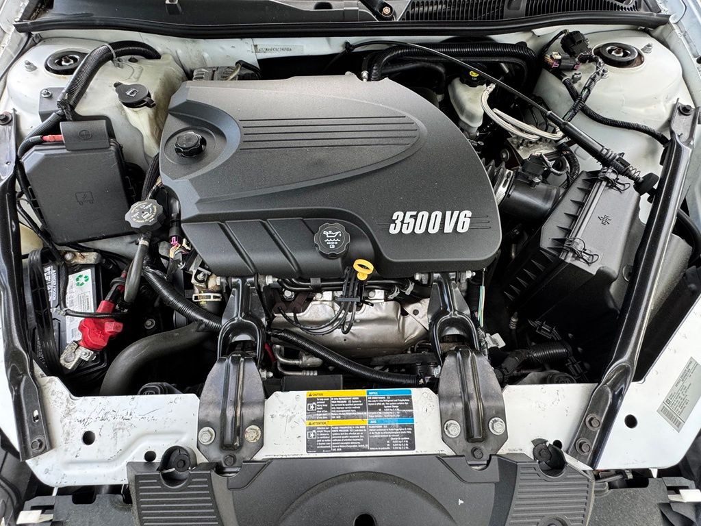 2010 Chevrolet Impala LS - Photo 8