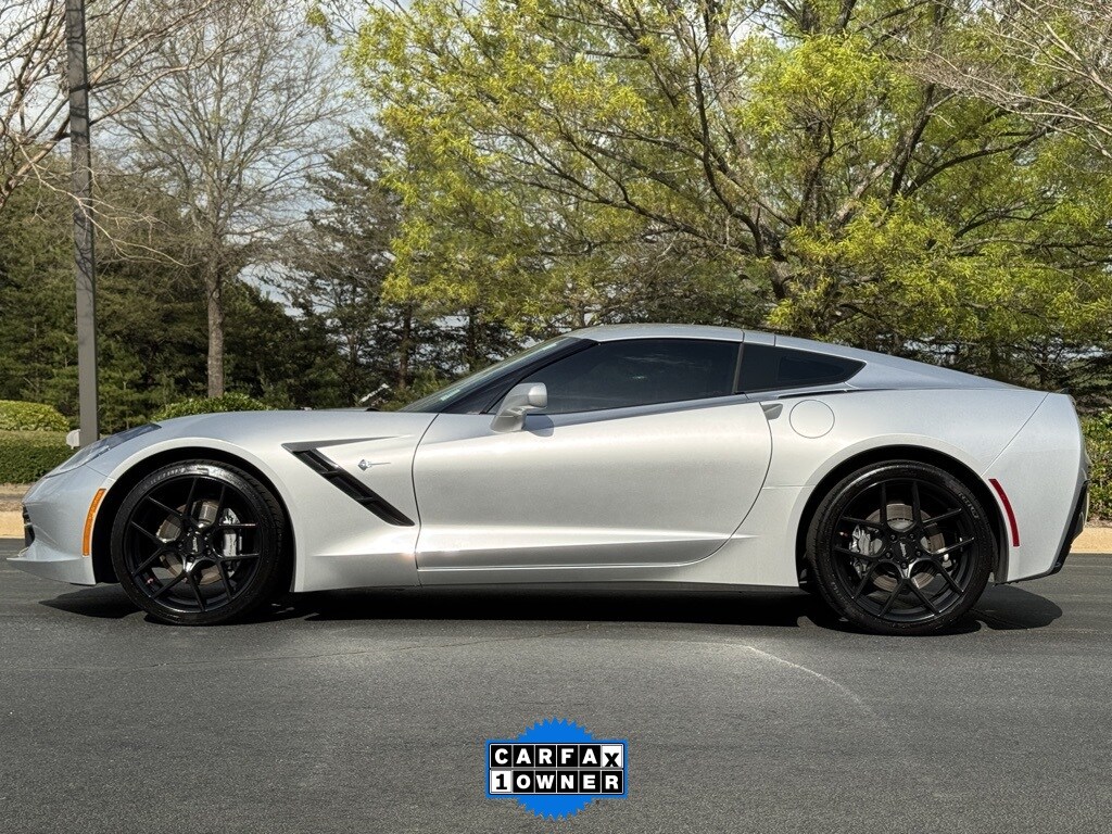2017 Chevrolet Corvette Stingray 3LT photo 3