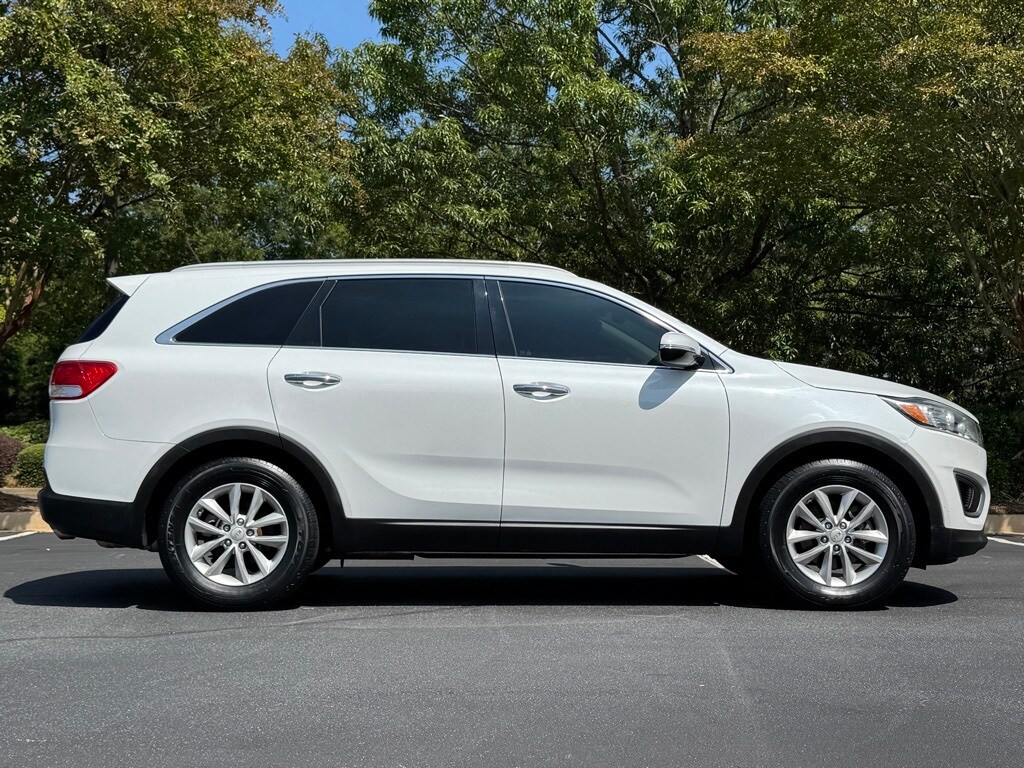 2016 Kia Sorento LX photo 2