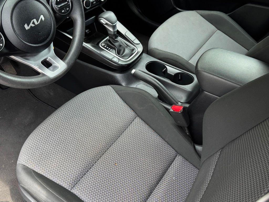 2024 Kia Soul LX - Photo 6