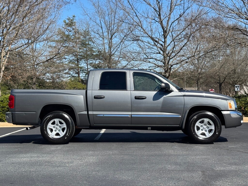 2005 Dodge Dakota Laramie photo 2